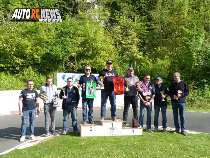 reportage 4ème cf piste 1/8ème classique louviers club larcc val de reuil les 14 et 15 mai 2016.
