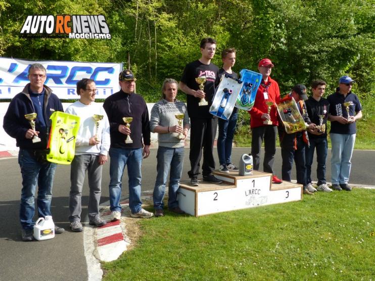 reportage 4ème cf piste 1/8ème classique louviers club larcc val de reuil les 14 et 15 mai 2016.