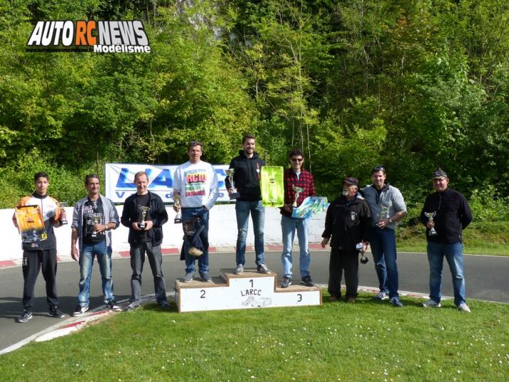 reportage 4ème cf piste 1/8ème classique louviers club larcc val de reuil les 14 et 15 mai 2016.