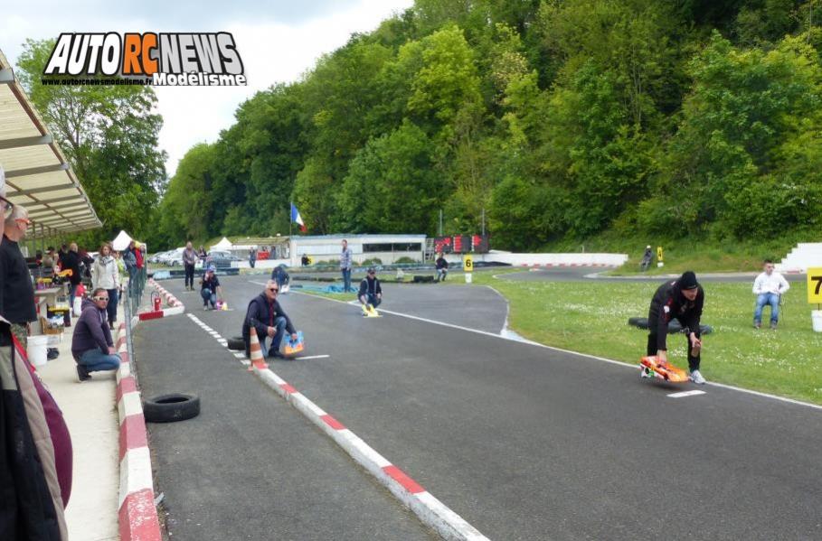 reportage 4ème cf piste 1/8ème classique louviers club larcc val de reuil les 14 et 15 mai 2016.