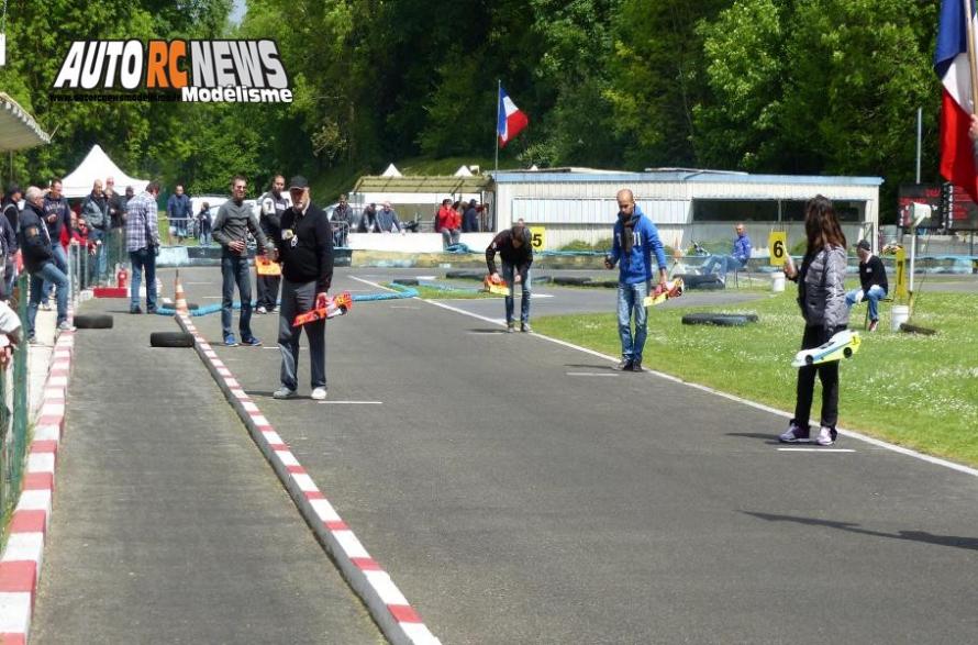 reportage 4ème cf piste 1/8ème classique louviers club larcc val de reuil les 14 et 15 mai 2016.