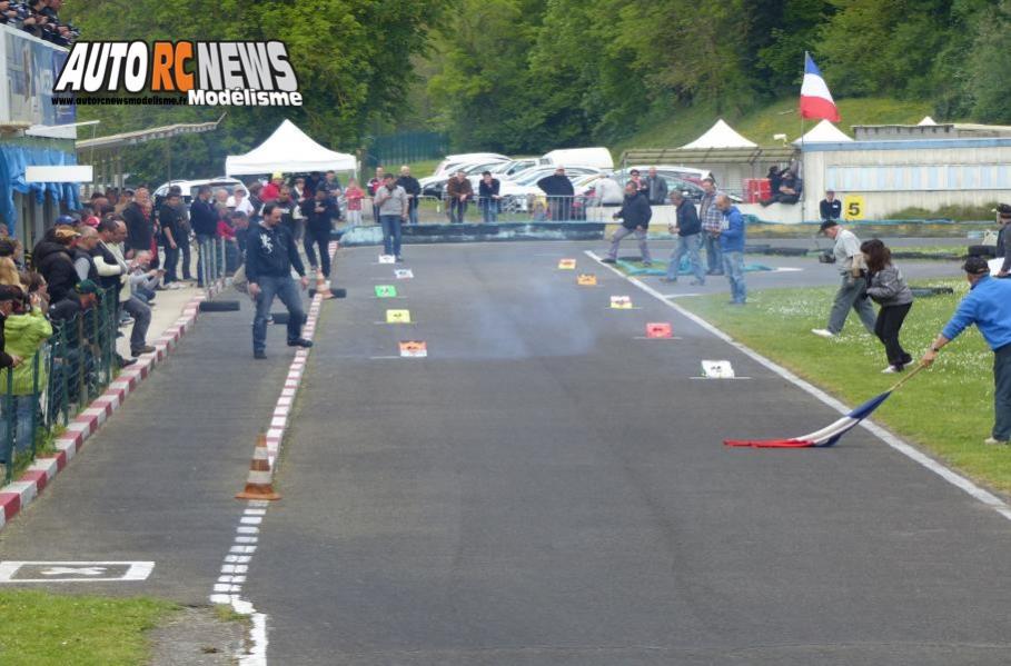 reportage 4ème cf piste 1/8ème classique louviers club larcc val de reuil les 14 et 15 mai 2016.