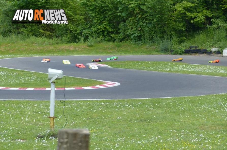 reportage 4ème cf piste 1/8ème classique louviers club larcc val de reuil les 14 et 15 mai 2016.
