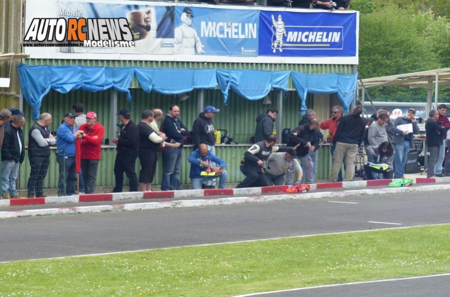 reportage 4ème cf piste 1/8ème classique louviers club larcc val de reuil les 14 et 15 mai 2016.