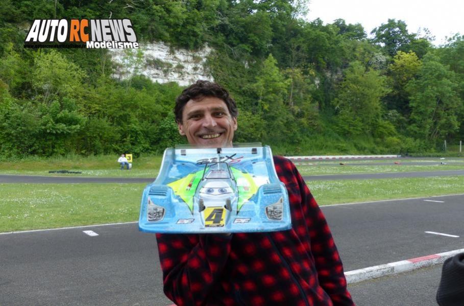 reportage 4ème cf piste 1/8ème classique louviers club larcc val de reuil les 14 et 15 mai 2016.