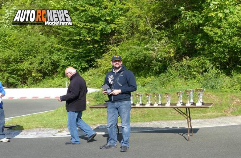 reportage 4ème cf piste 1/8ème classique louviers club larcc val de reuil les 14 et 15 mai 2016.
