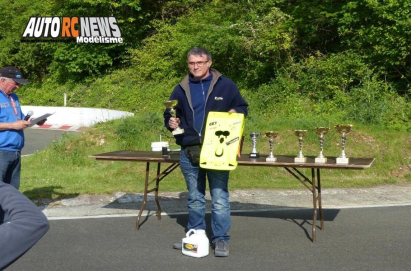 reportage 4ème cf piste 1/8ème classique louviers club larcc val de reuil les 14 et 15 mai 2016.