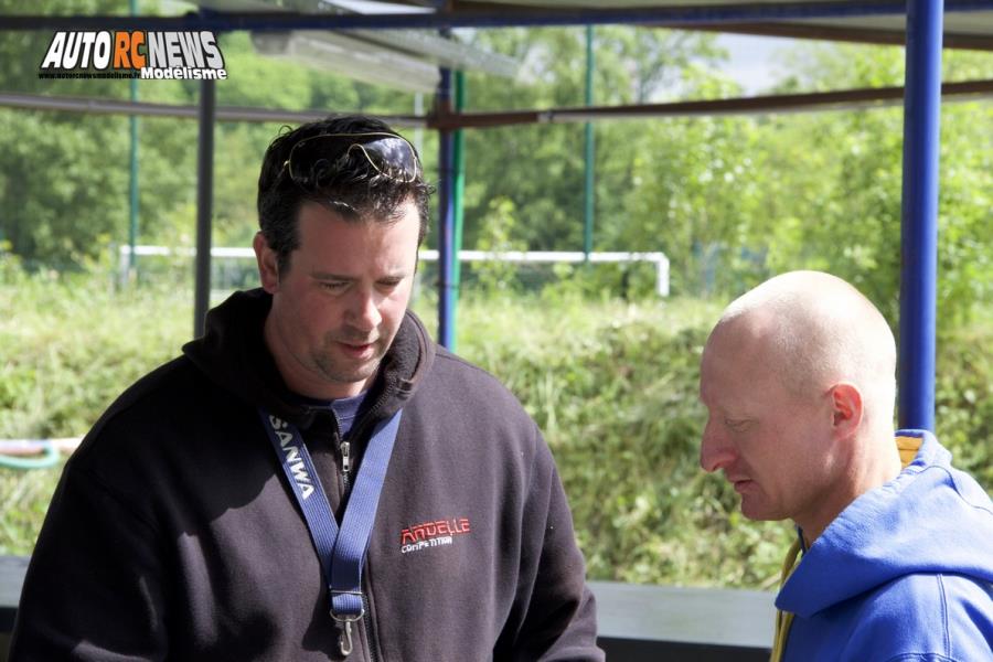 reportage 2ème cf piste 1/8 élite national 4 x 4 thermique à mulhouse club mccm les 14 et 15 mai 2016.