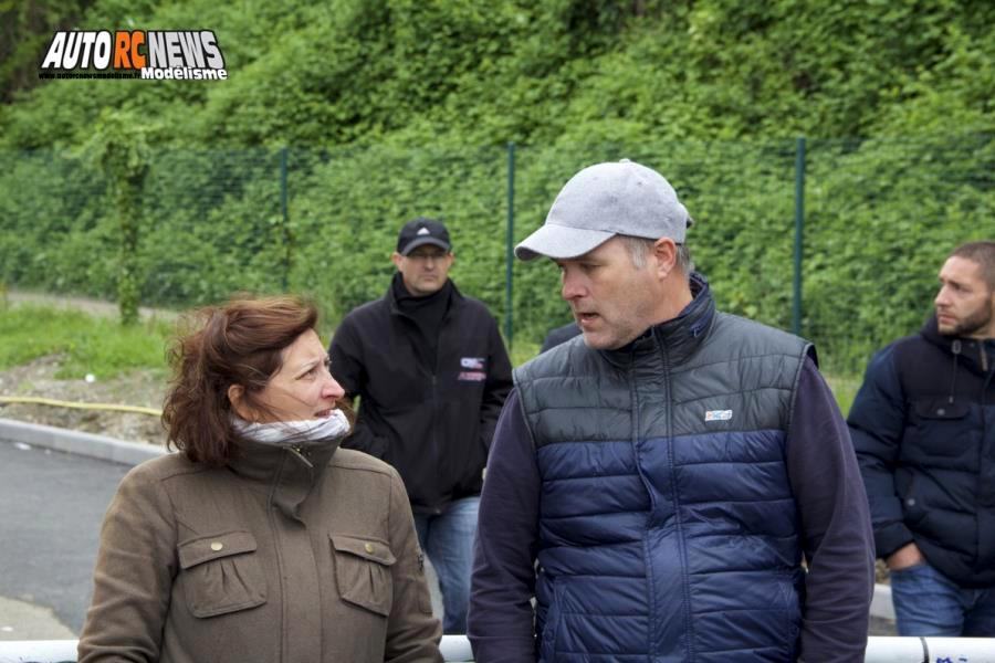 reportage 2ème cf piste 1/8 élite national 4 x 4 thermique à mulhouse club mccm les 14 et 15 mai 2016.