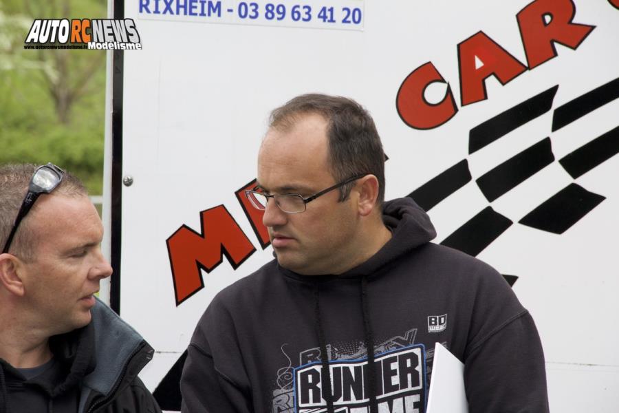 reportage 2ème cf piste 1/8 élite national 4 x 4 thermique à mulhouse club mccm les 14 et 15 mai 2016.