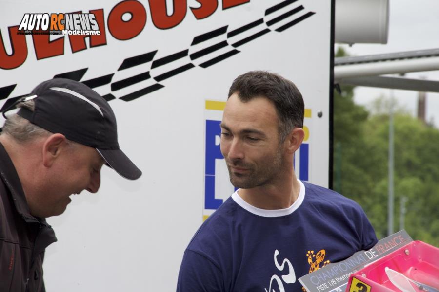 reportage 2ème cf piste 1/8 élite national 4 x 4 thermique à mulhouse club mccm les 14 et 15 mai 2016.