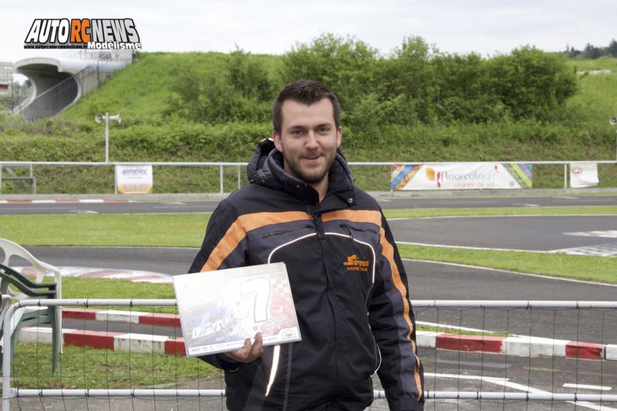reportage 2ème cf piste 1/8 élite national 4 x 4 thermique à mulhouse club mccm les 14 et 15 mai 2016.