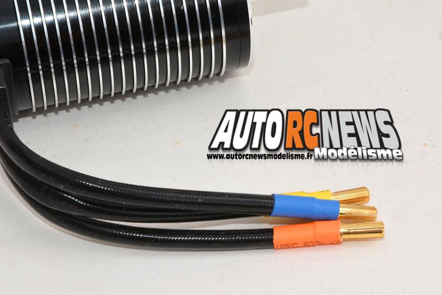 combo konect brushless 1/8 150 ampères wp + moteur 4 pôles 2050 kv distribué par imodel