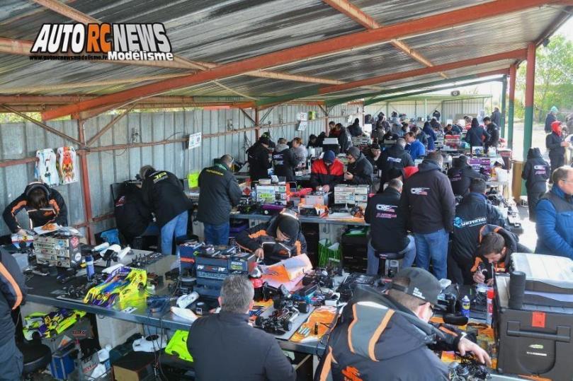 reportage 1ère cf piste 1/8 élite national 4 x 4 thermique à monteux club amac les 09 et 10 avril 2016.