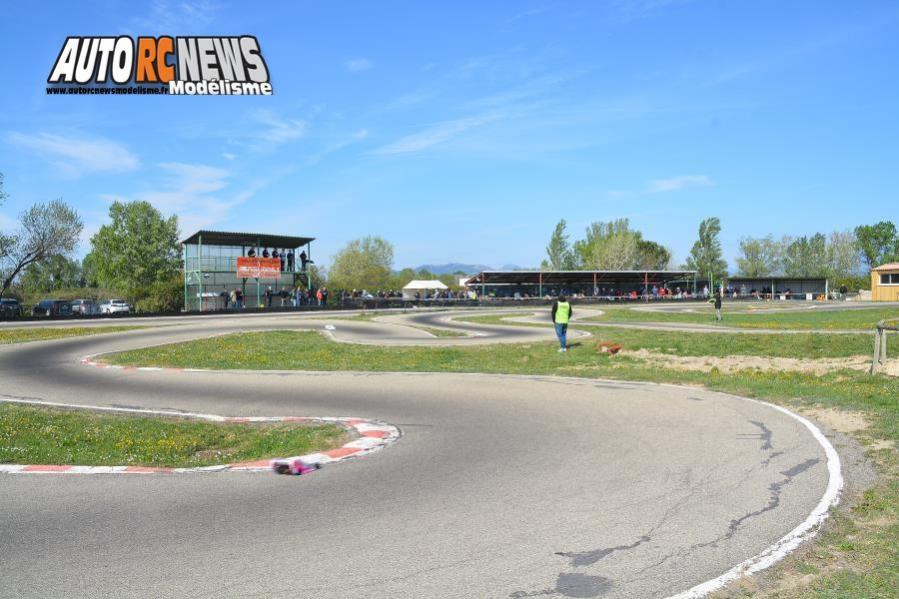 reportage 1ère cf piste 1/8 élite national 4 x 4 thermique à monteux club amac les 09 et 10 avril 2016.