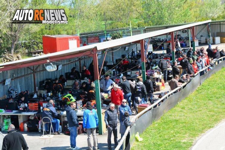 reportage 1ère cf piste 1/8 élite national 4 x 4 thermique à monteux club amac les 09 et 10 avril 2016.