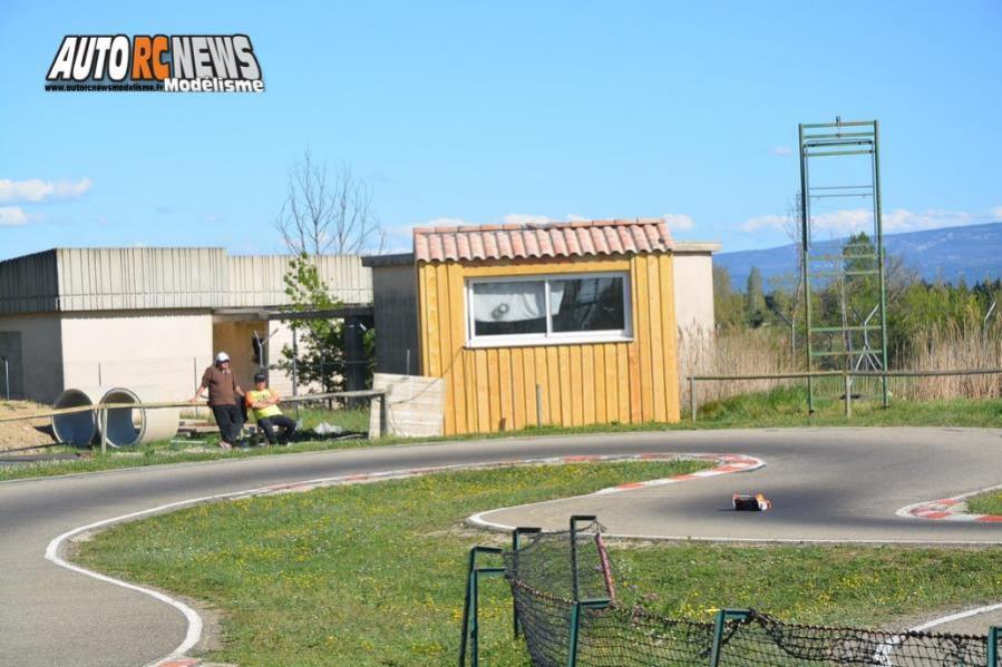 reportage 1ère cf piste 1/8 élite national 4 x 4 thermique à monteux club amac les 09 et 10 avril 2016.