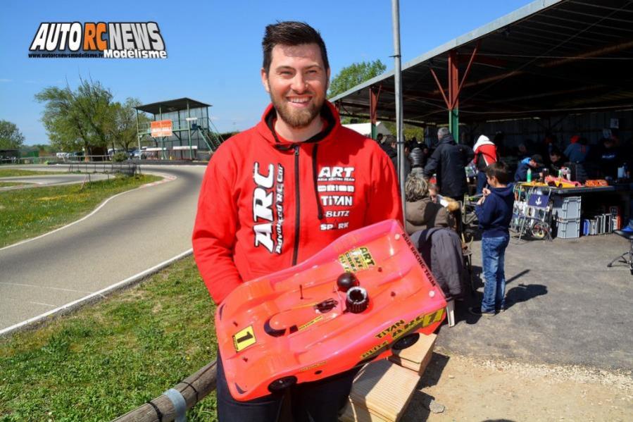 reportage 1ère cf piste 1/8 élite national 4 x 4 thermique à monteux club amac les 09 et 10 avril 2016.