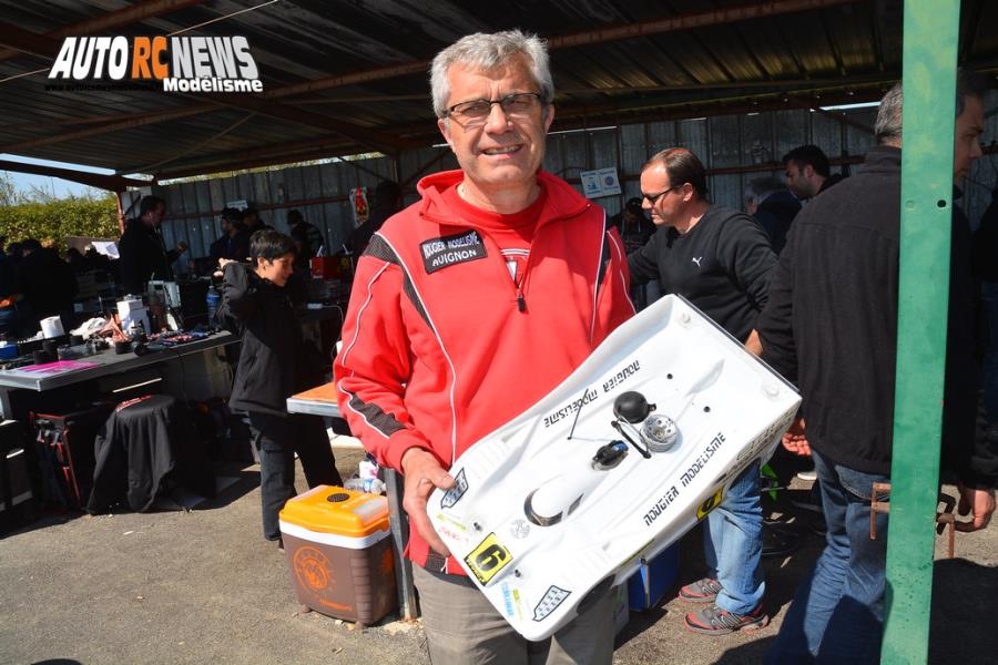 reportage 1ère cf piste 1/8 élite national 4 x 4 thermique à monteux club amac les 09 et 10 avril 2016.