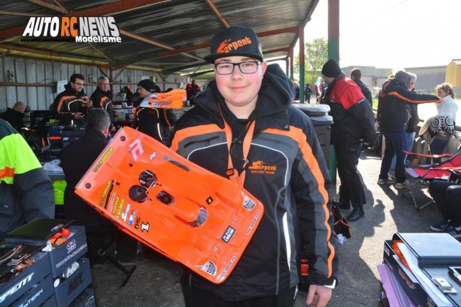 reportage 1ère cf piste 1/8 élite national 4 x 4 thermique à monteux club amac les 09 et 10 avril 2016.