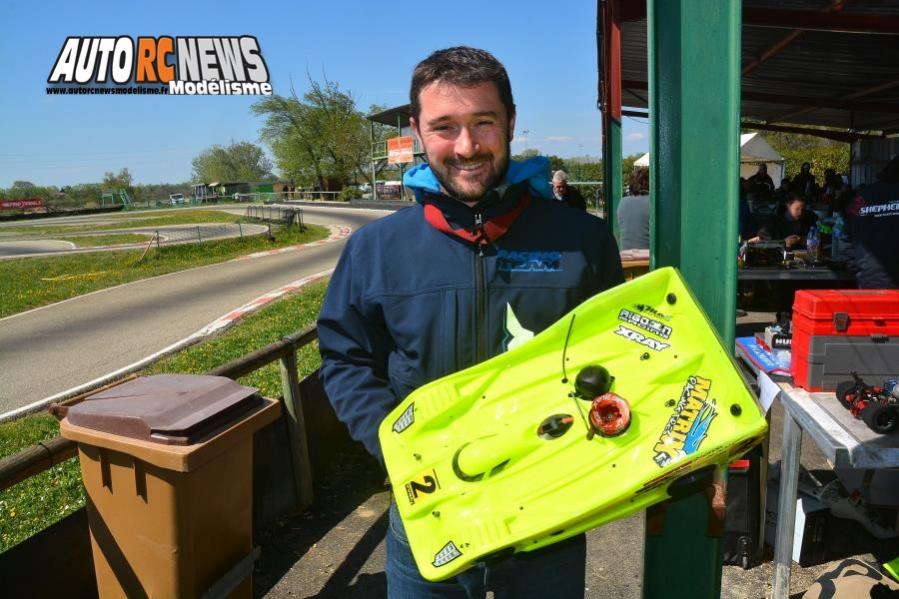 qualifications 1ère cf piste 1/8 élite national 4 x 4 thermique à monteux club amac les 09 et 10 avril 2016.
