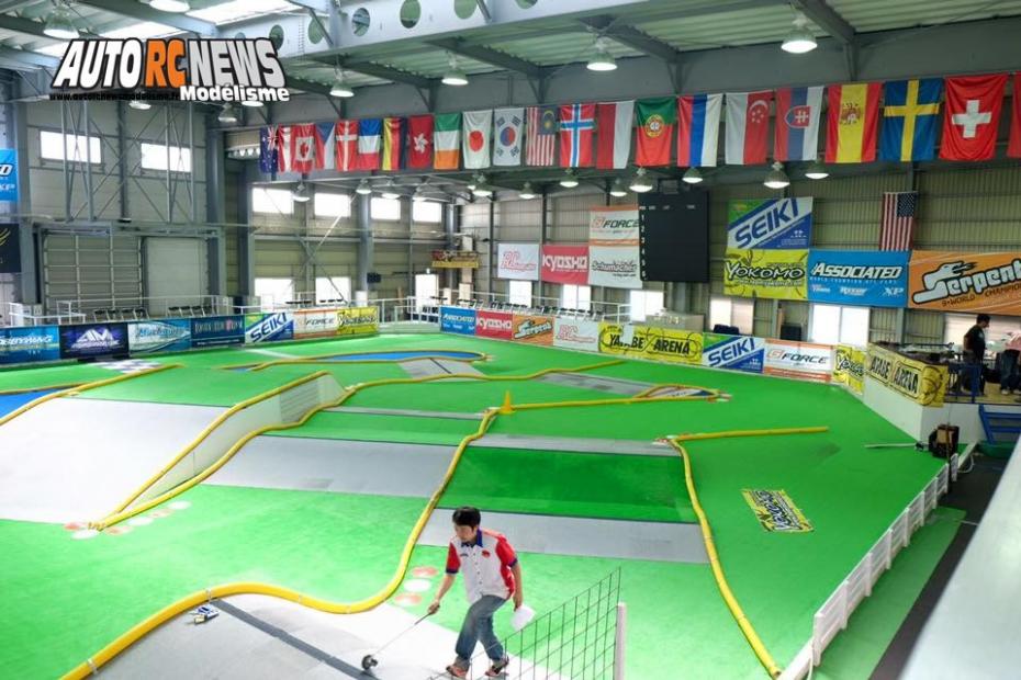 bruno coelho champion du monde tt 1/10 électrique 4 wd à yatabe arena au japon sur xray.