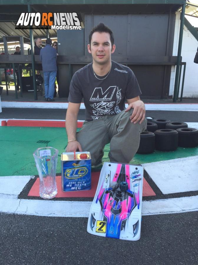 cf piste 1/8 thermique elite et national à carole au club radio sport modélisme aulnay (rsma) 93290 Tremblay en France avec la victoire de christophe louis. cf piste 1/8 thermique elite et national à carole au club radio sport modélisme aulnay (rsma) 93290 Tremblay en France avec la victoire de christophe louis.