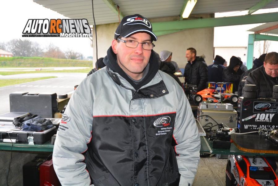 vidéo de la 1ère cf piste 1/5ème elite, ff et f1 qui s'est déroulée à beaumont monteux au club bmvrc les 21 et 22 mars 2015 avec olivier sampietro sur sa fg evo 2020 en catégorie Elite. vidéo de la 1ère cf piste 1/5ème elite, ff et f1 qui s'est déroulée à beaumont monteux au club bmvrc les 21 et 22 mars 2015 avec olivier sampietro sur sa fg evo 2020 en catégorie Elite.