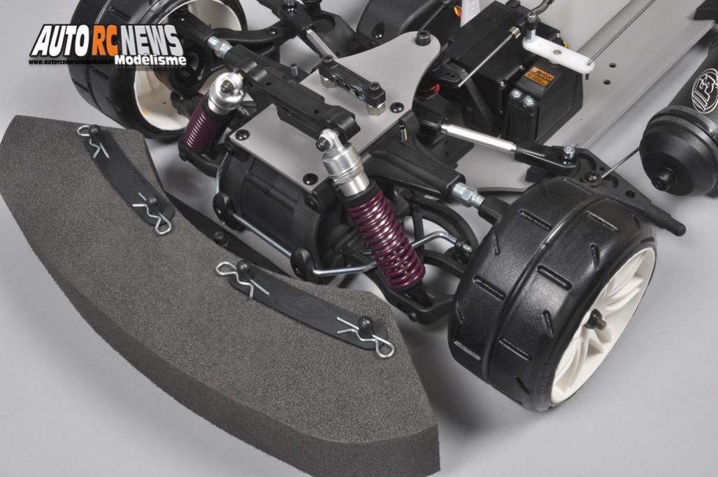fg sportsline 2wd ff cup réf : 168179f châssis piste 1/5ème thermique de compétition distribué par t2m
