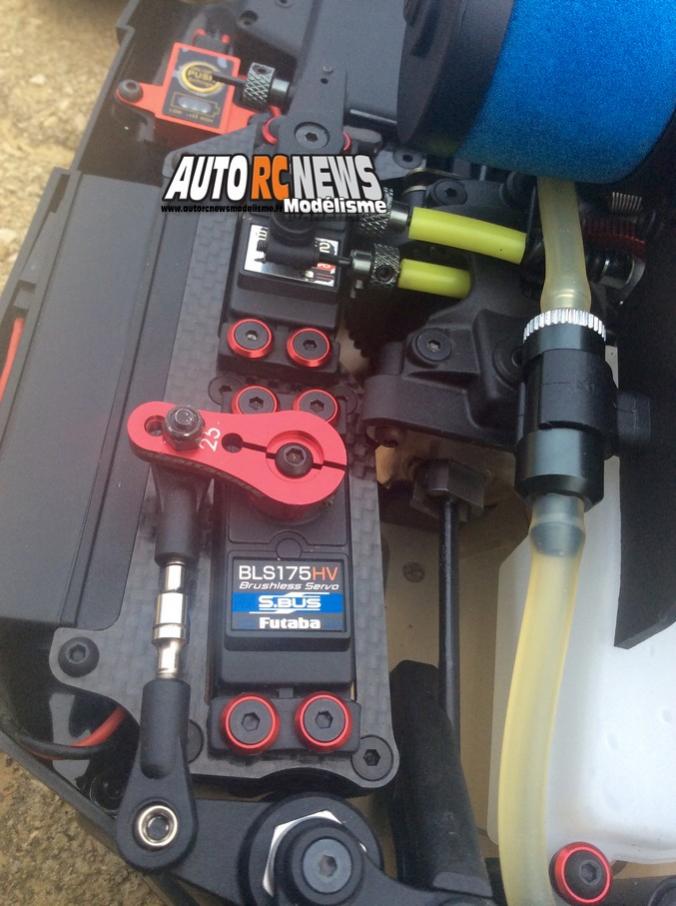 kevin michaudet et son mugen mbx7r sur la piste du mrcl de longvic