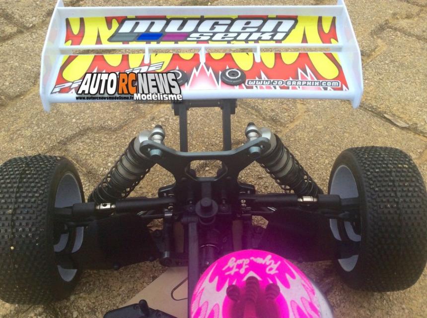 kevin michaudet et son mugen mbx7r sur la piste du mrcl de longvic