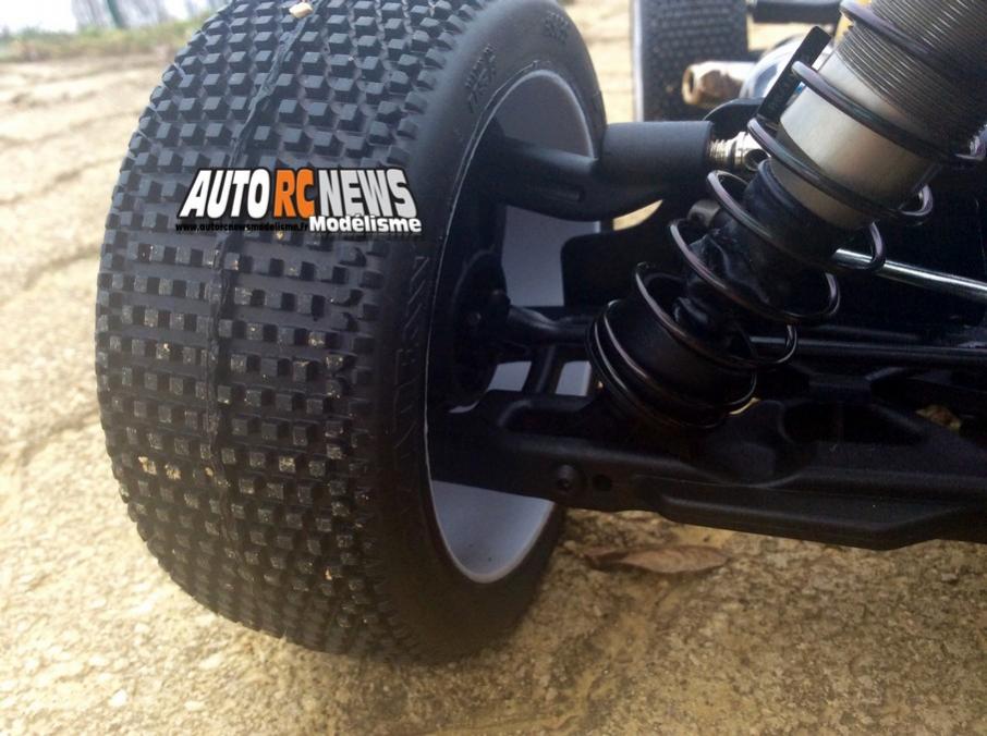 kevin michaudet et son mugen mbx7r sur la piste du mrcl de longvic