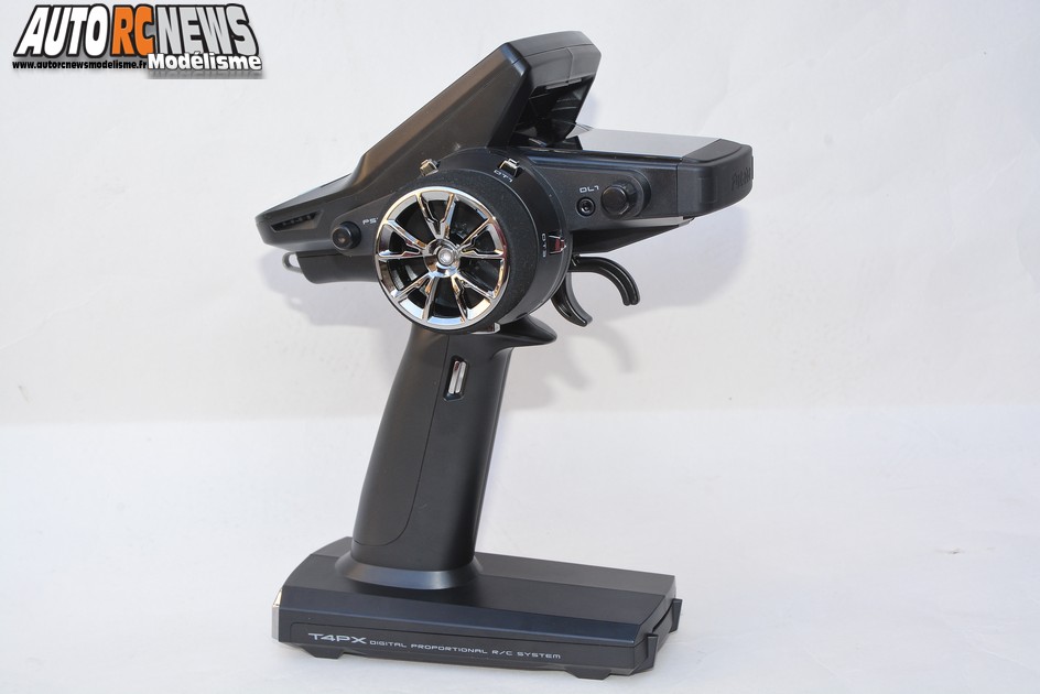 radio futaba 4px réf : futk4905 distribuée par avio et tiger