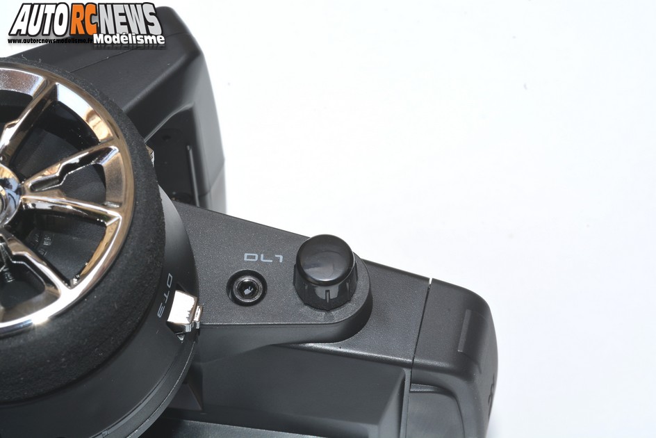 radio futaba 4px réf : futk4905 distribuée par avio et tiger