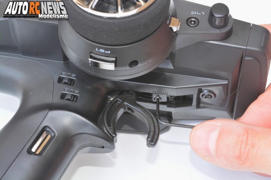 radio futaba 4px réf : futk4905 distribuée par avio et tiger