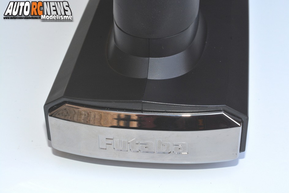radio futaba 4px réf : futk4905 distribuée par avio et tiger
