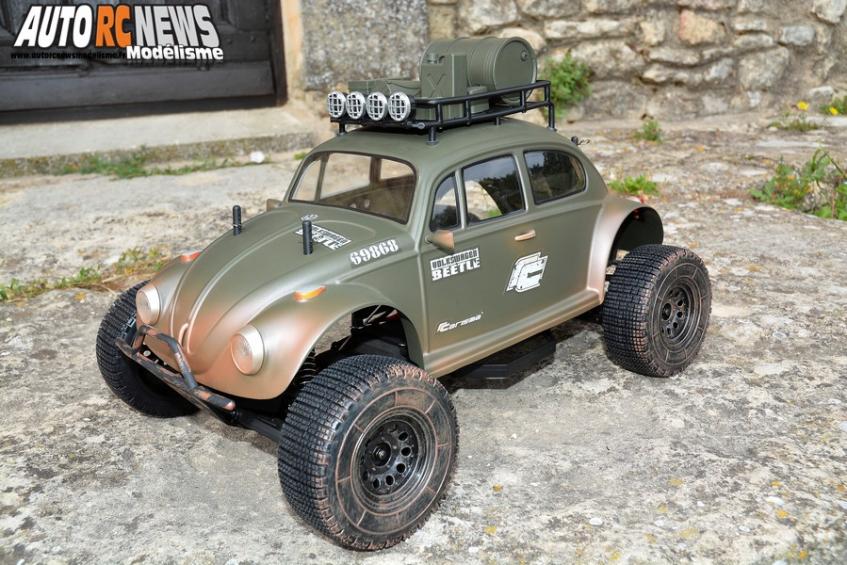 carisma m10dt volkswagen beetle desert edition réf 69868. voiture radiocomandée à l'échelle 1/10 distribuée par imodel et propulsée par un moteur brushless.