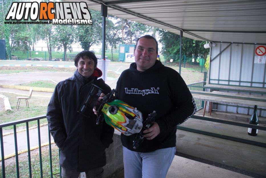 CF Elite TT 1/8 Les Andelys. 4ème manche du championnat de france de voitures radiocommandées qui s'est déroulée sur la piste du club maca27 stade rené tomasini, chapeautée par l'association de Modélisme Sportif Andelysien.