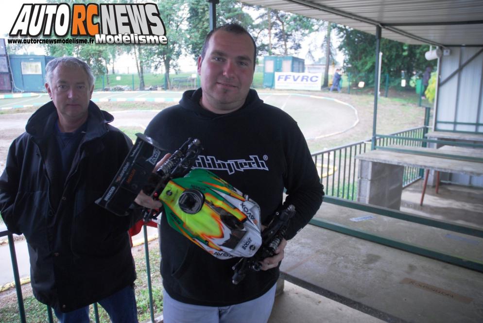 CF Elite TT 1/8 Les Andelys. 4ème manche du championnat de france de voitures radiocommandées qui s'est déroulée sur la piste du club maca27 stade rené tomasini, chapeautée par l'association de Modélisme Sportif Andelysien.