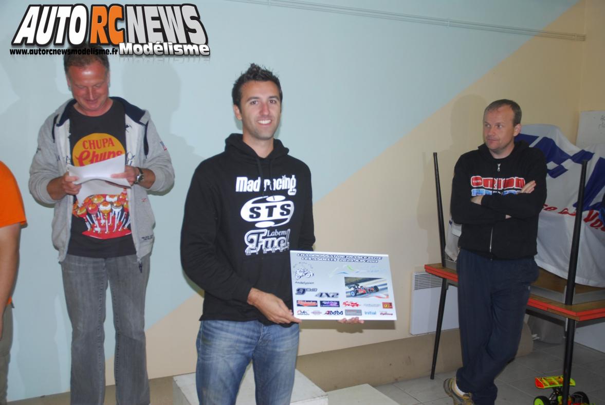 CF Elite TT 1/8 Les Andelys. 4ème manche du championnat de france de voitures radiocommandées qui s'est déroulée sur la piste du club maca27 stade rené tomasini, chapeautée par l'association de Modélisme Sportif Andelysien.