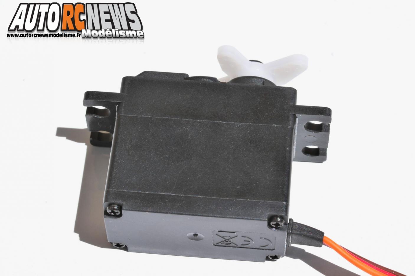 servo JR Propo DS8511 #jr2111 distribué par T2M