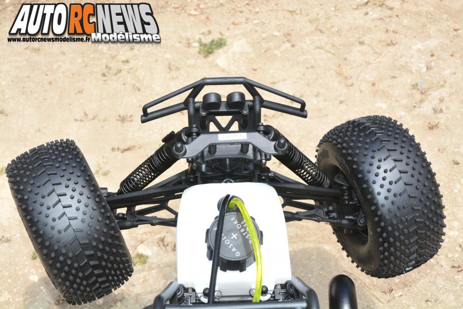HPI Savage XL Octane #109073. monster truck radiocommandé propulsé par un moteur à essence de 15cm3.