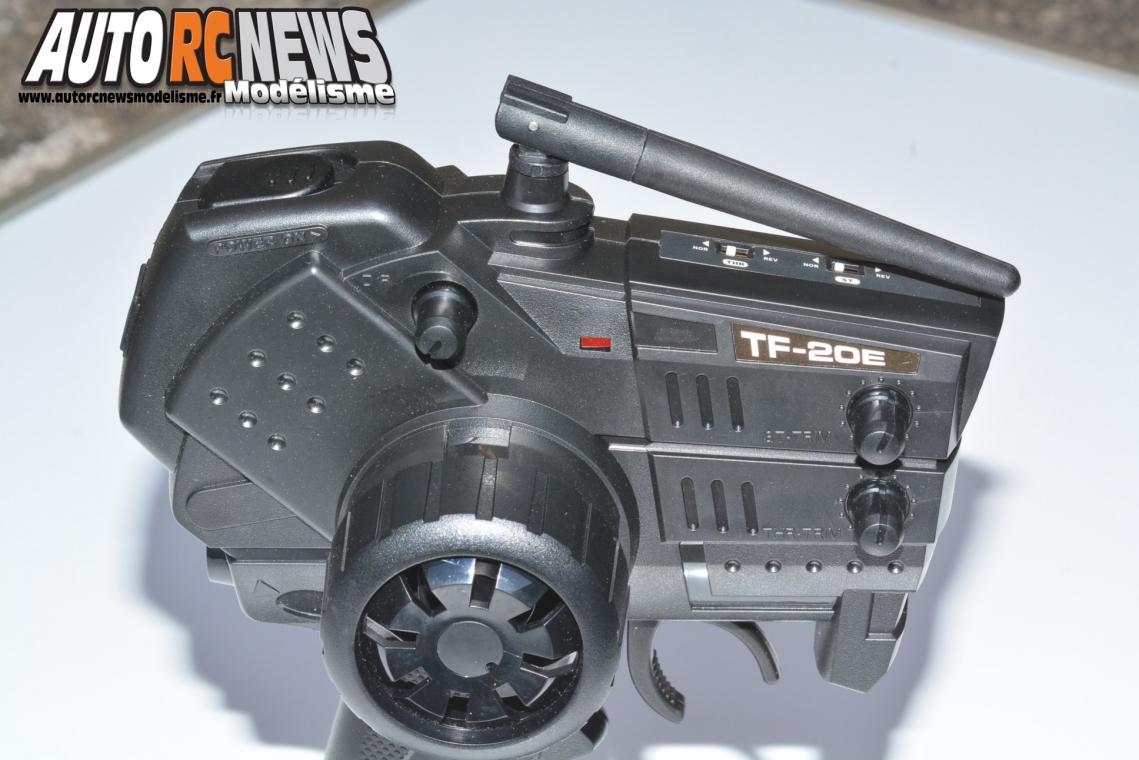 HPI Savage XL Octane #109073. monster truck radiocommandé propulsé par un moteur à essence de 15cm3.