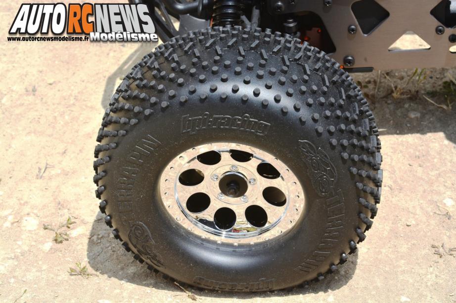 HPI Savage XL Octane #109073. monster truck radiocommandé propulsé par un moteur à essence de 15cm3.