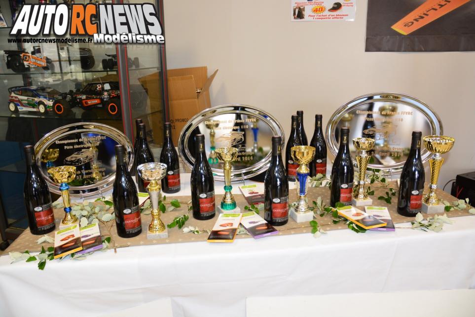 2ème manche du CF Piste 1/10 Electrique à Orange le 26 et 27 avril 2014. Compétition de voitures radiocommandées comptant pour le championnat de france qui a vu les victoires revenir à Fabien Valantin et Loïc Jasmin.
