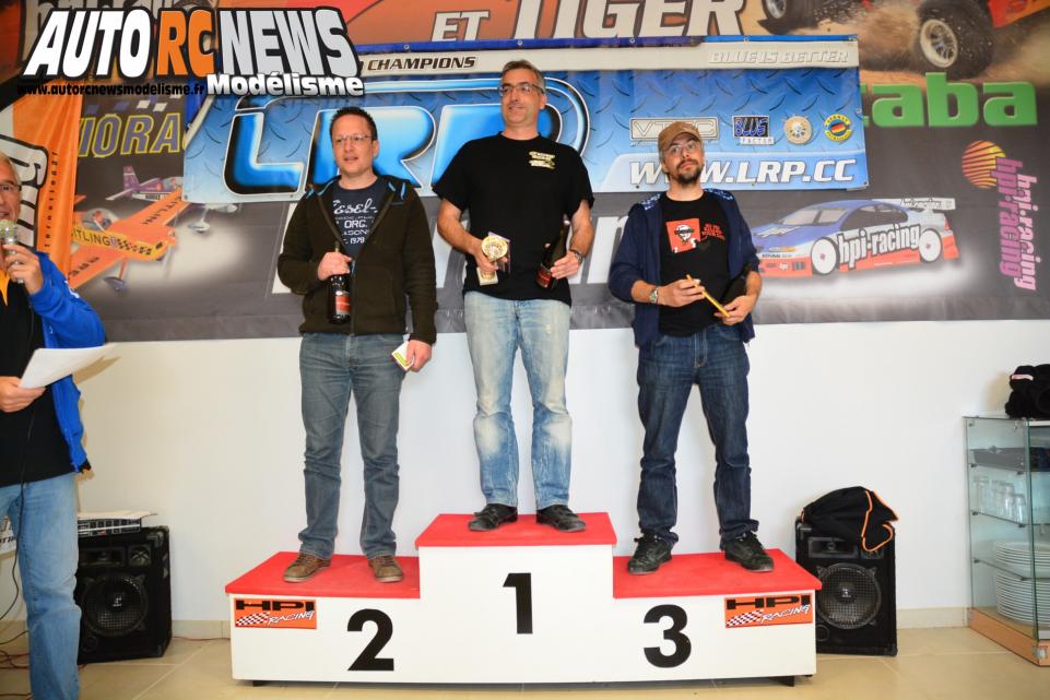 2ème manche du CF Piste 1/10 Electrique à Orange le 26 et 27 avril 2014. Compétition de voitures radiocommandées comptant pour le championnat de france qui a vu les victoires revenir à Fabien Valantin et Loïc Jasmin.