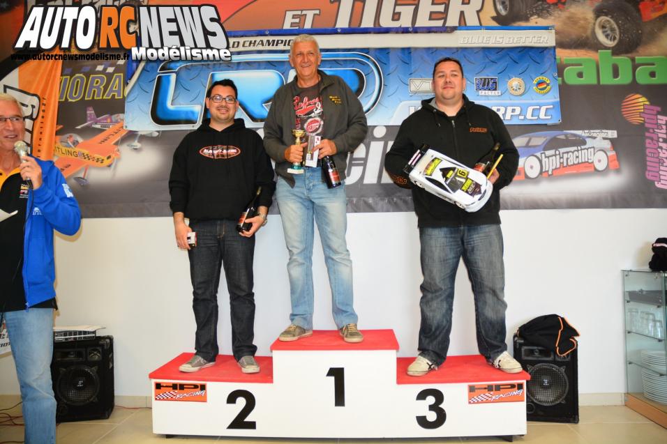 2ème manche du CF Piste 1/10 Electrique à Orange le 26 et 27 avril 2014. Compétition de voitures radiocommandées comptant pour le championnat de france qui a vu les victoires revenir à Fabien Valantin et Loïc Jasmin.