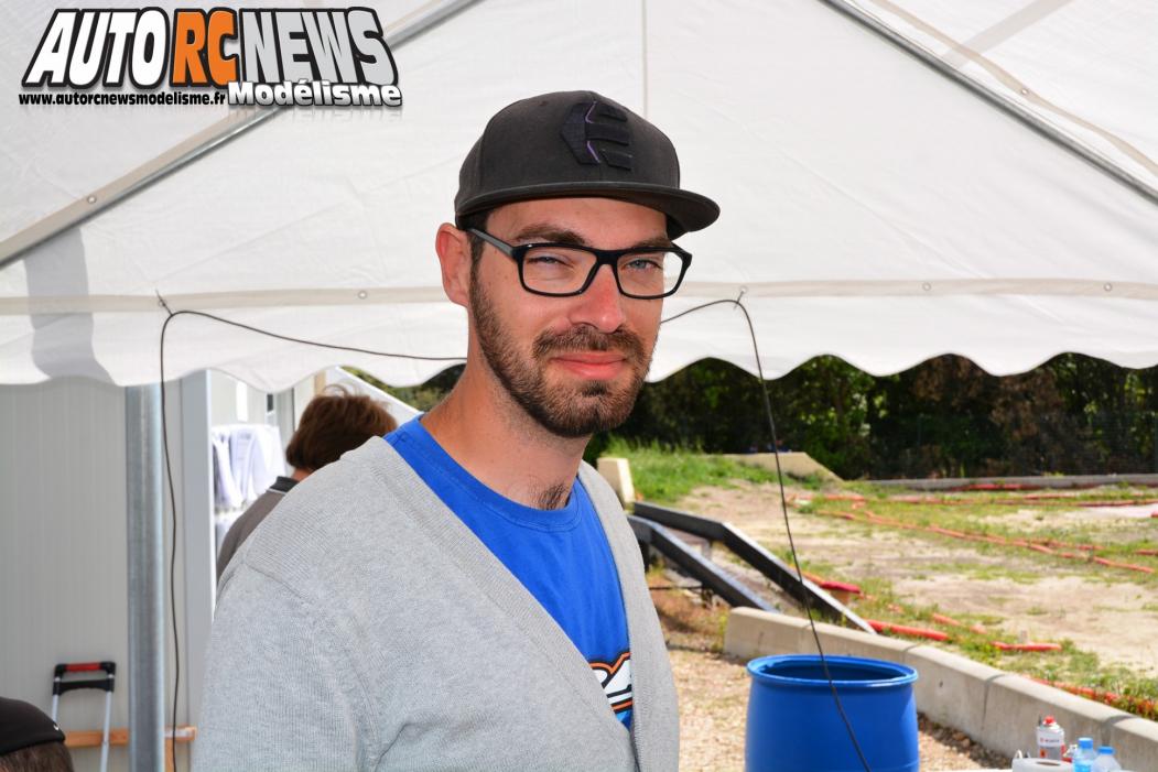 2ème manche du CF Piste 1/10 Electrique à Orange le 26 et 27 avril 2014. Compétition de voitures radiocommandées comptant pour le championnat de france qui a vu les victoires revenir à Fabien Valantin et Loïc Jasmin.