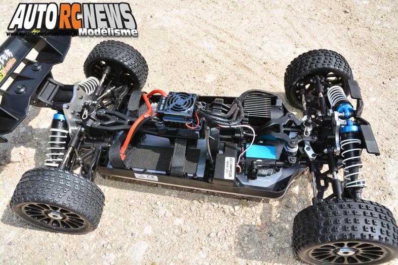 Carson Specter X8EB 6S RTR #C500409016 Les premières photos de cette nouvelle voiture radiocommandée brushless TT 1/8ème signée Carson et distribuée par T2M avant son essai.
