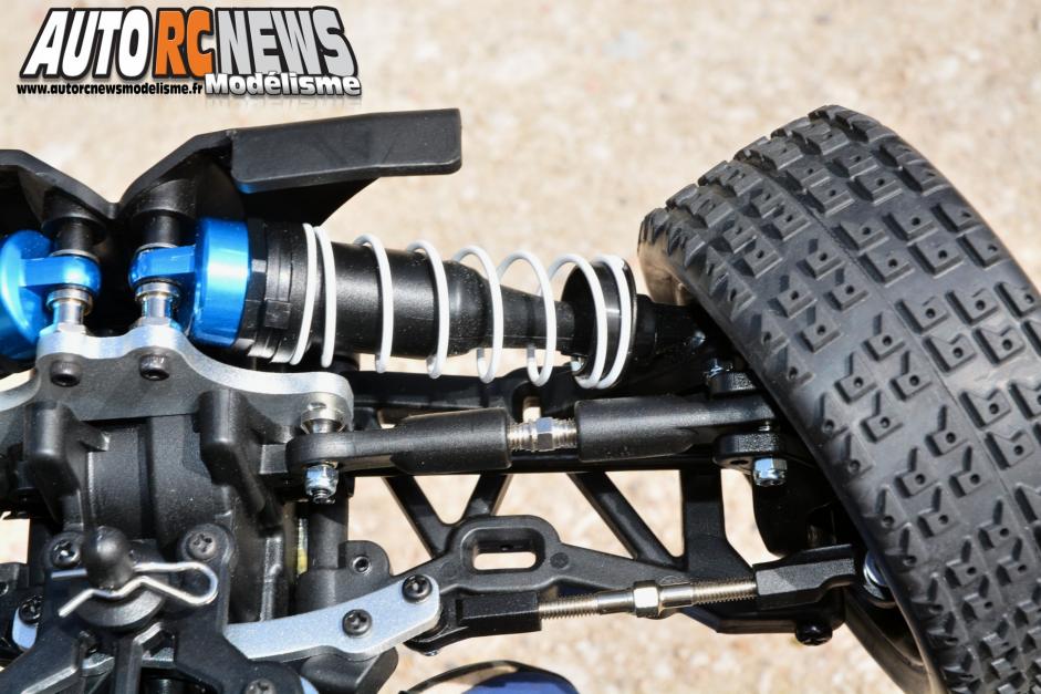 Carson Specter X8EB 6S RTR #C500409016 Les premières photos de cette nouvelle voiture radiocommandée brushless TT 1/8ème signée Carson et distribuée par T2M avant son essai.